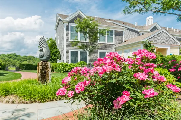 $1,100,000 | 20 Narragansett Avenue, Unit 306, Narragansett, RI 02882