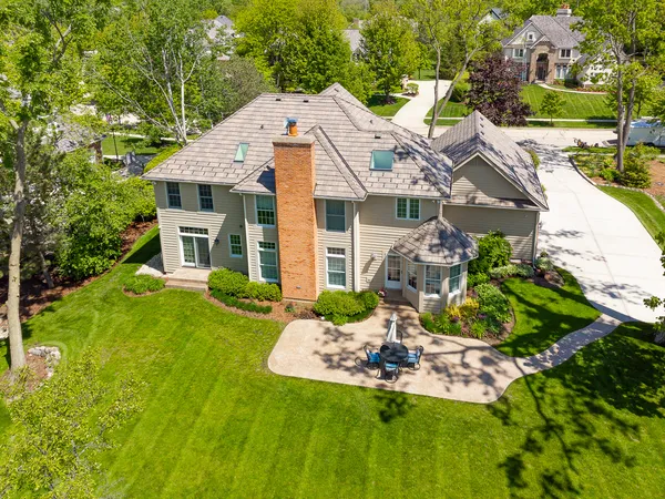 $1,200,000 | 1211 Ashbury Lane, Libertyville, IL 60048