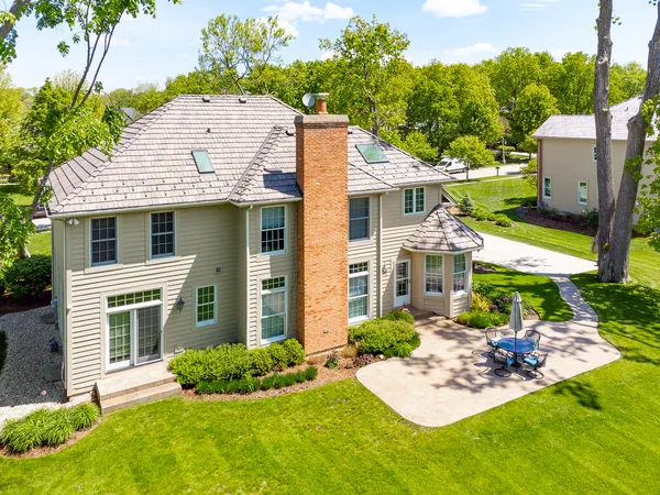 $1,200,000 | 1211 Ashbury Lane, Libertyville, IL 60048