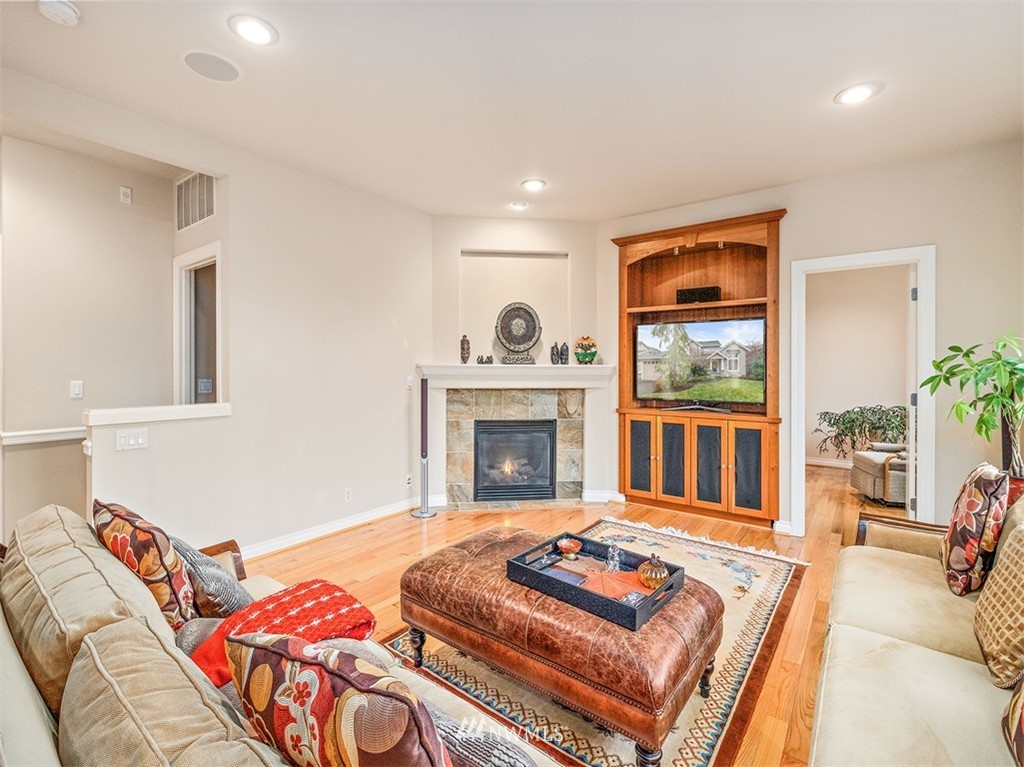 5415 Northeast 2nd Court Renton, WA 98059 - Photo 8 of 25