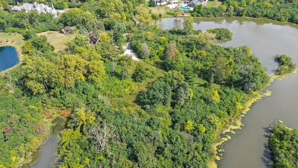 $2,400,000 | 141 Breakenridge Farm, Oak Brook, IL 60523