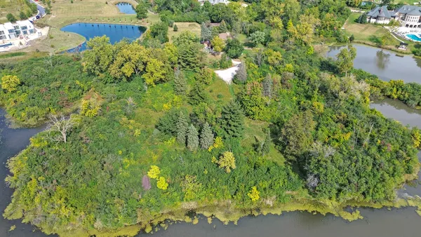 $2,400,000 | 141 Breakenridge Farm, Oak Brook, IL 60523