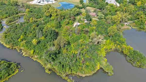 $2,400,000 | 141 Breakenridge Farm, Oak Brook, IL 60523