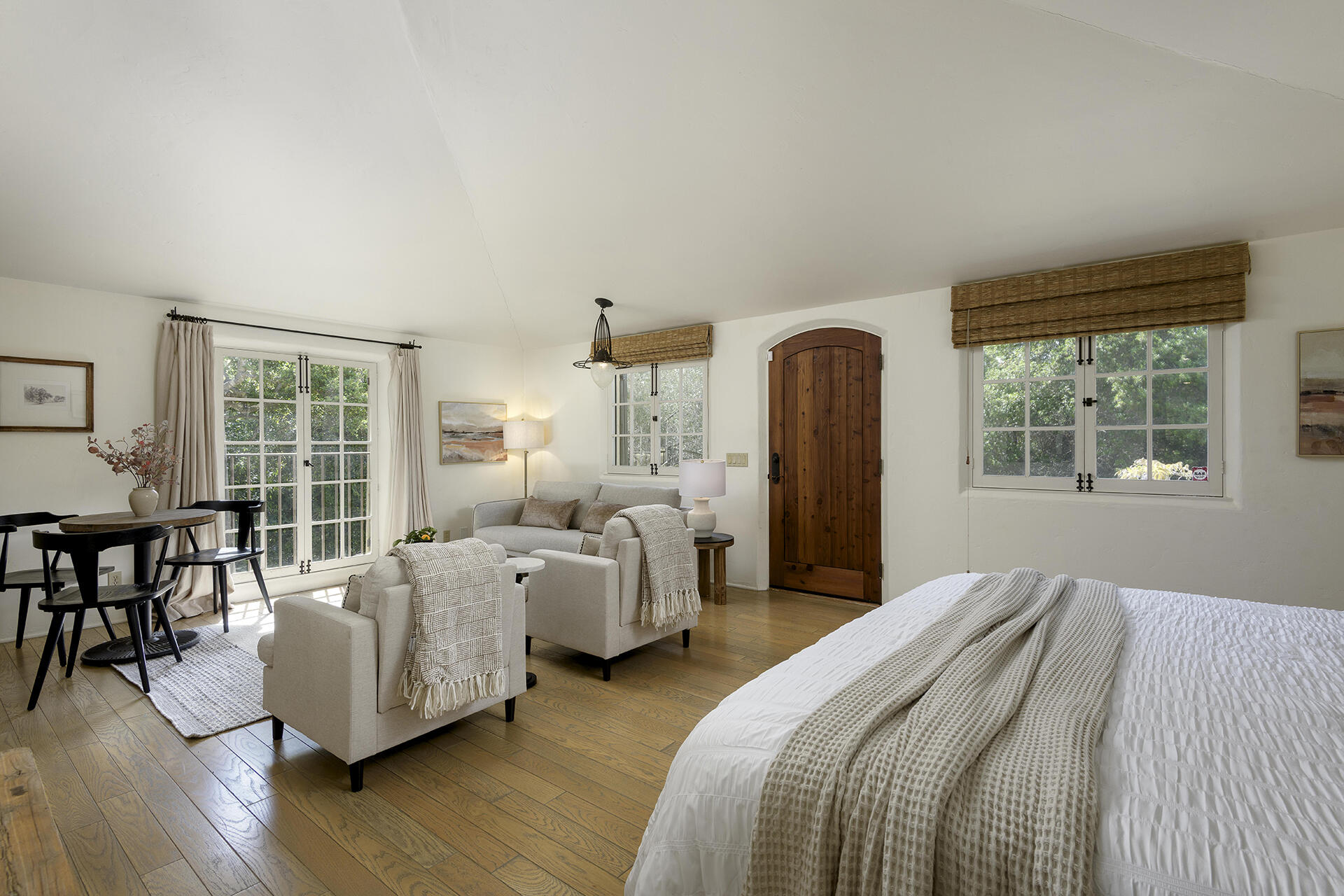 640 El Bosque Road Montecito, CA 93108 - Photo 25 of 36 a bed room with bed and windows