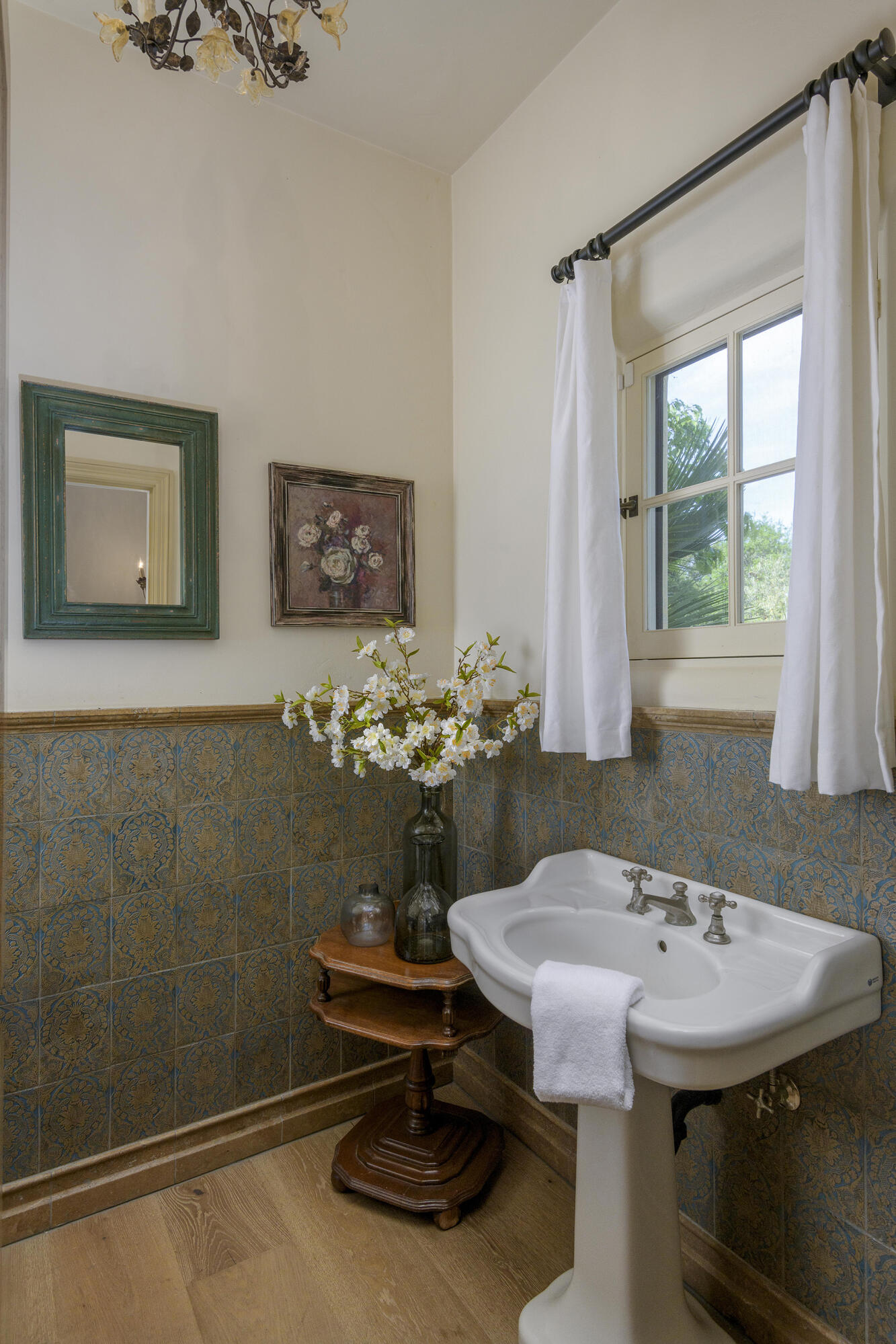 640 El Bosque Road Montecito, CA 93108 - Photo 5 of 36 a bathroom with a sink and a mirror