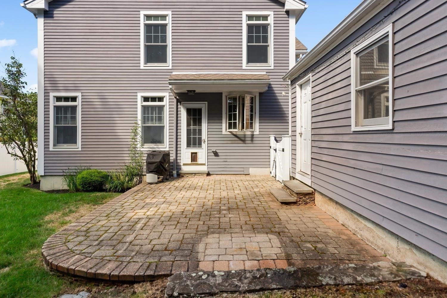 85 Robbins Road Watertown, MA 02472 - Photo 37 of 40 Gallery Image 37