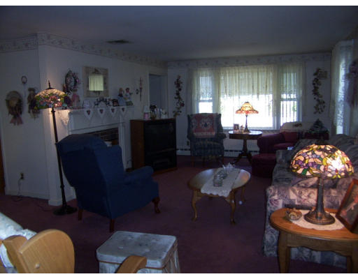 22 Stoneleigh Road Worcester, MA 01606 - Photo 3 of 12 Gallery Image 3
