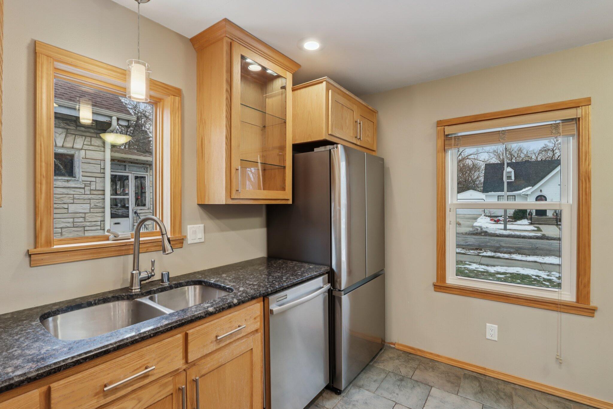 151 North 72nd Street Milwaukee, WI 53213 - Photo 8 of 34 Kitchen