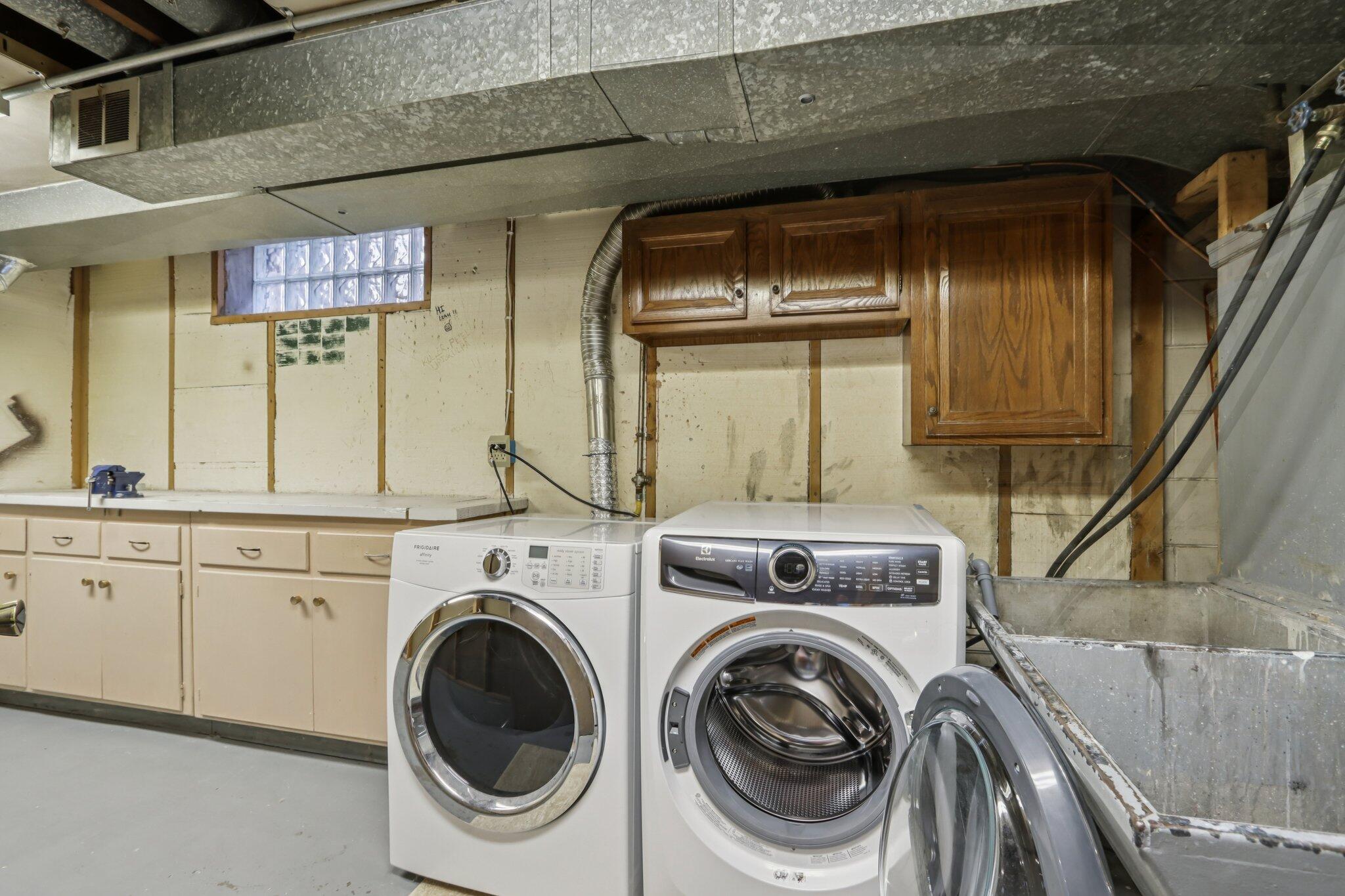 151 North 72nd Street Milwaukee, WI 53213 - Photo 25 of 34 Laundry