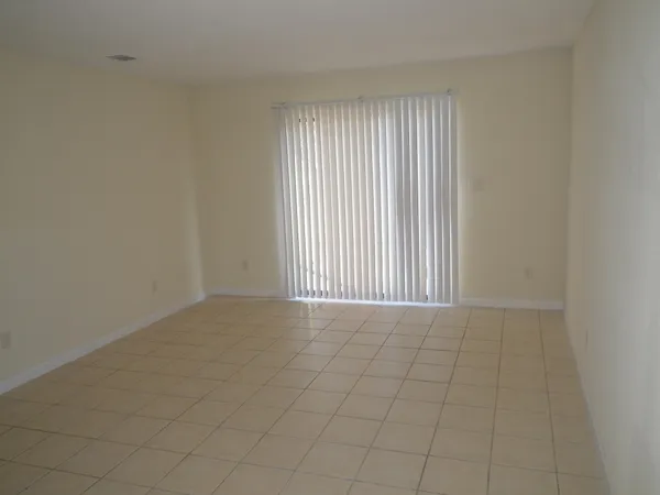$1,220 | 1610 Green Briar Parkway, Unit 4, Gulf Breeze, FL 32563