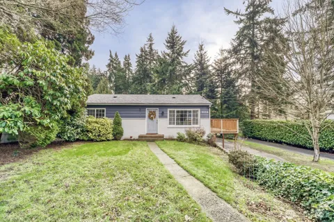 $860,000 | 9004 218th Street Southwest, Edmonds, WA 98026