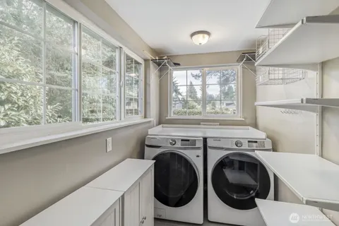 $860,000 | 9004 218th Street Southwest, Edmonds, WA 98026