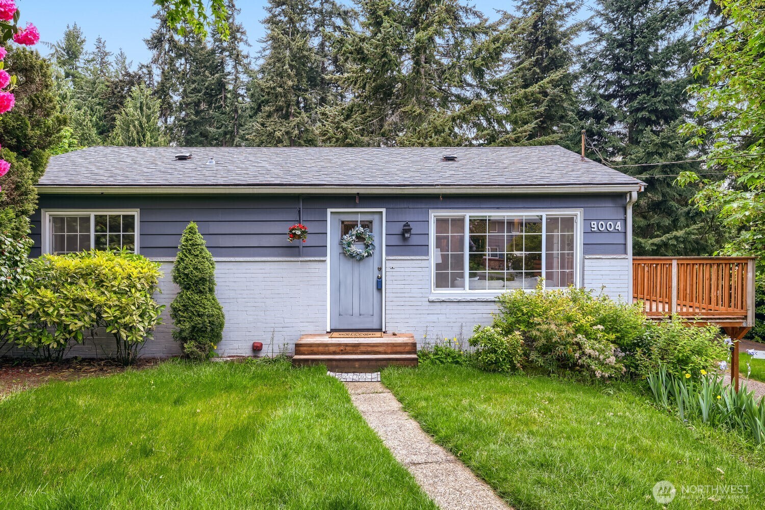 9004 218th Street Southwest Edmonds, WA 98026 - Photo 3 of 28