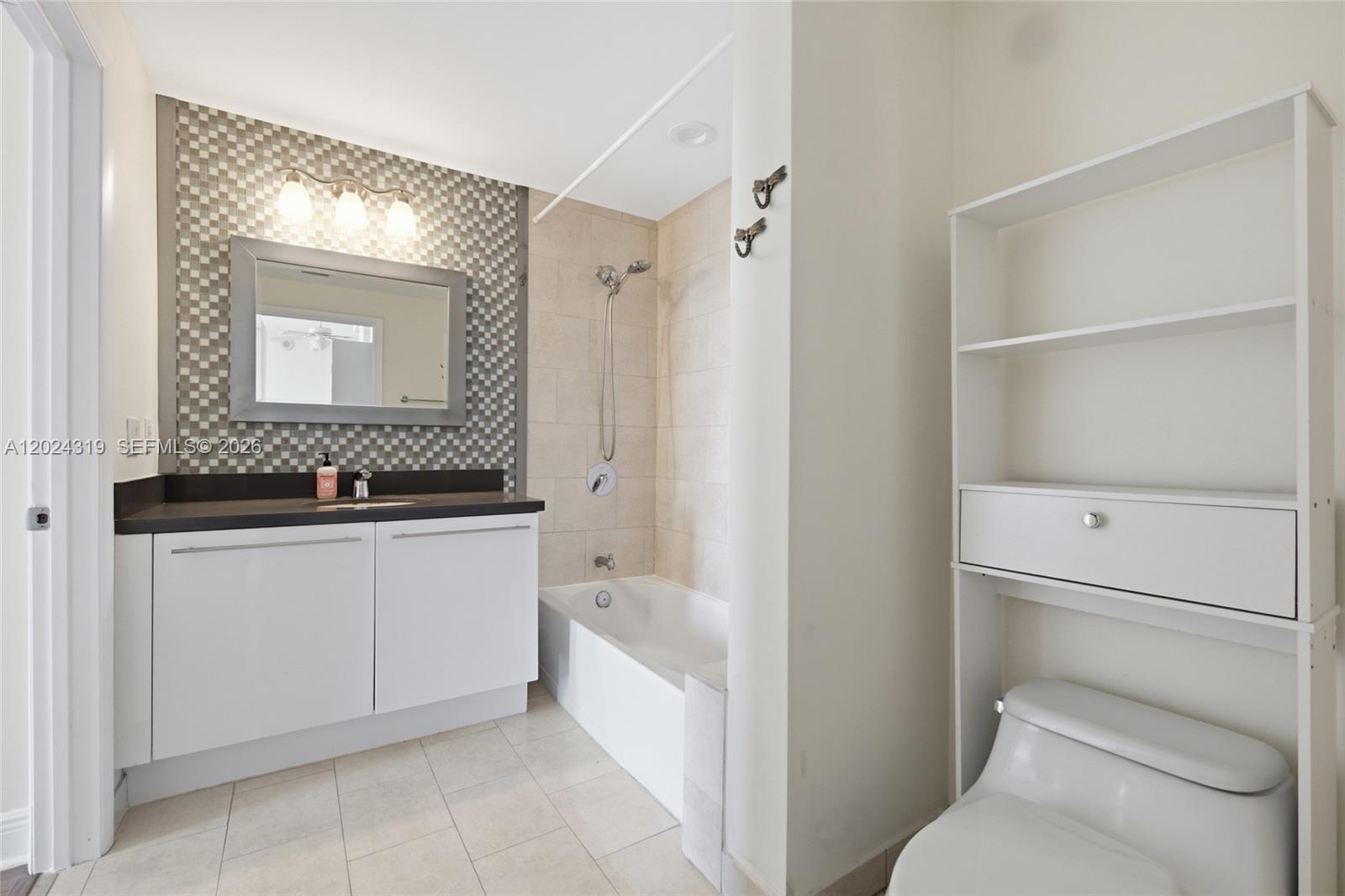 90 Southwest 3rd Street, Unit 1409 Miami, FL 33130 - Photo 15 of 36