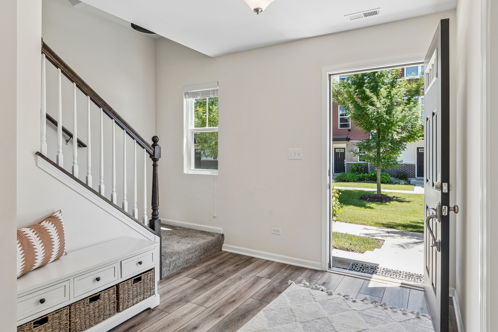 4150 Irving Road Aurora, IL 60504 - Photo 2 of 20
