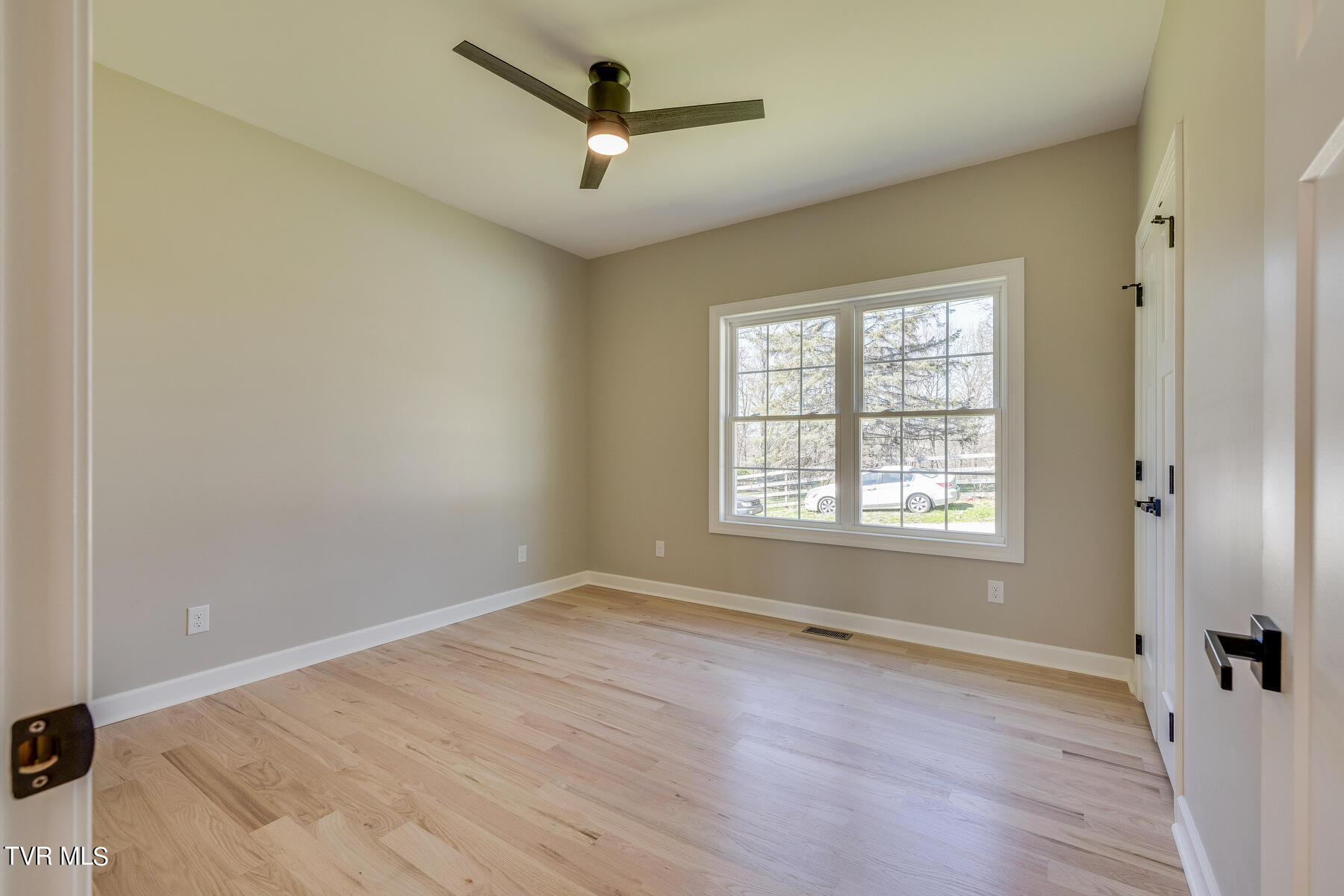 119 Jenkins Road Jonesborough, TN 37659 - Photo 21 of 38 2nd bedroom