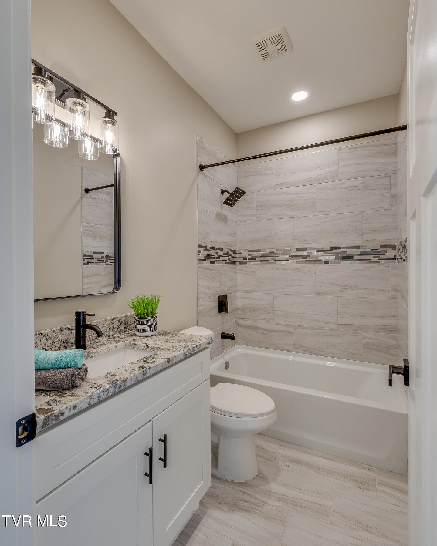 119 Jenkins Road Jonesborough, TN 37659 - Photo 23 of 38 2nd Bath