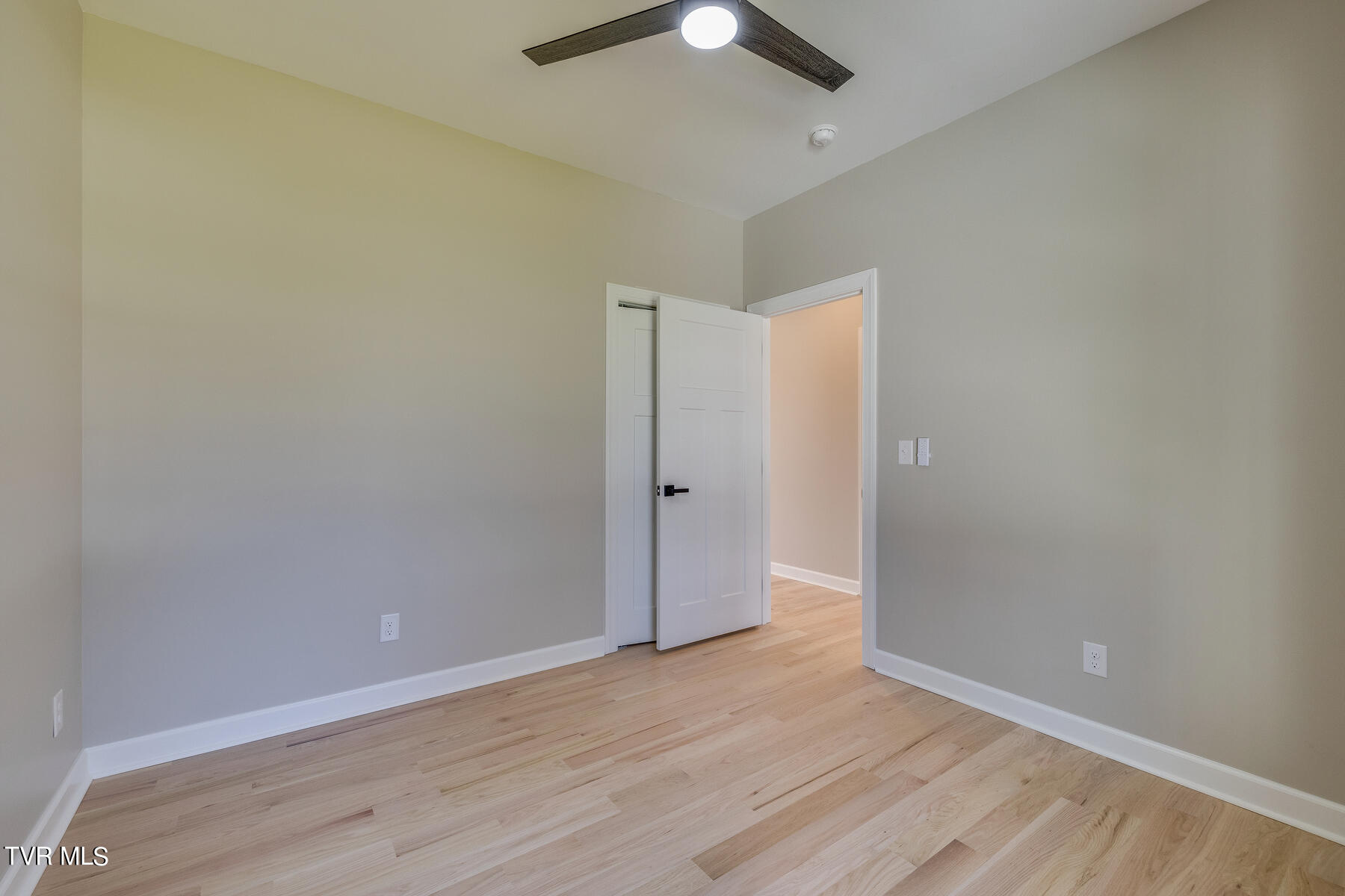 119 Jenkins Road Jonesborough, TN 37659 - Photo 26 of 38 3rd bedroom