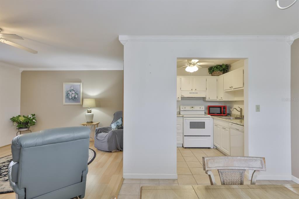 1901 Andover Way, Unit 38 Sun City Center, FL 33573 - Photo 8 of 54