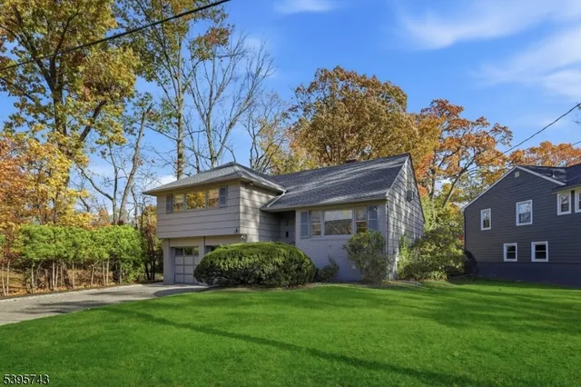 $899,000 | 2 Maplewood Avenue, Maplewood, NJ 07040