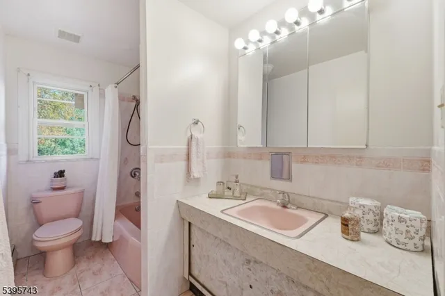 $899,000 | 2 Maplewood Avenue, Maplewood, NJ 07040