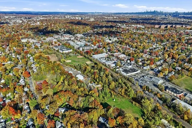 $899,000 | 2 Maplewood Avenue, Maplewood, NJ 07040