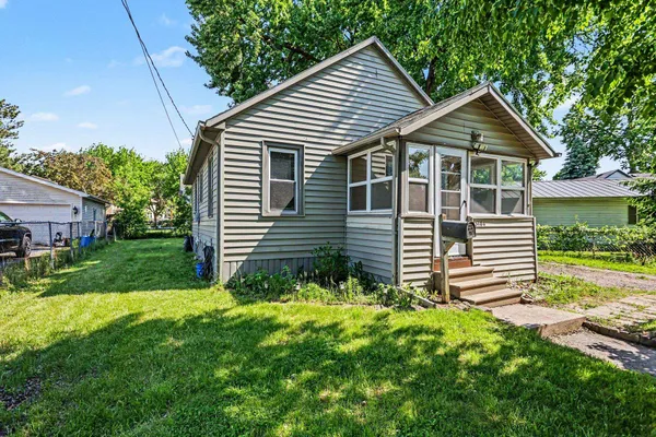 $99,900 | 3104 North Van Buren Street, Bay City, MI 48708
