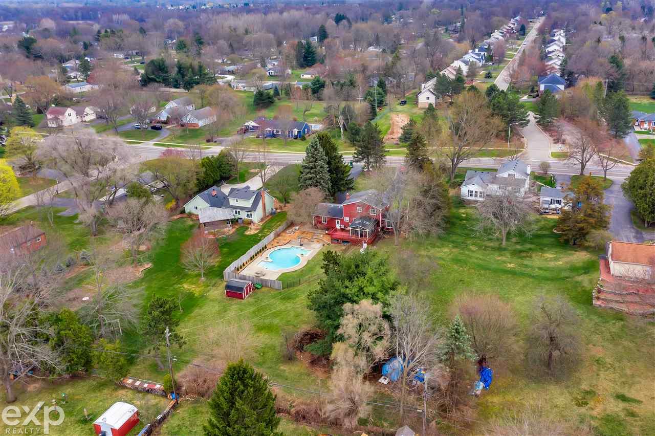 6460 Waldon Road Clarkston, MI 48346 - Photo 33 of 38 50038582-32.JPG
