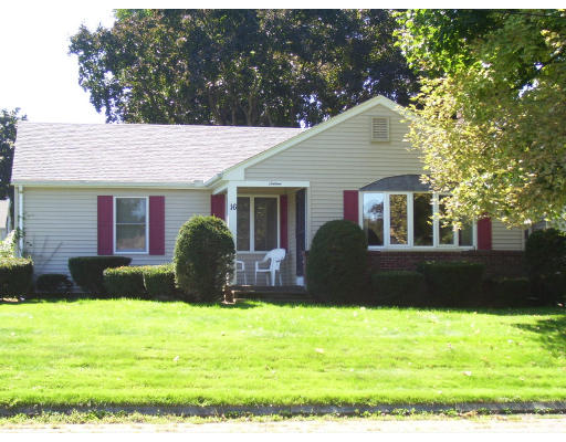 16 Ridgewood Road Chicopee, MA 01013 - Photo 1 of 10 Gallery Image 1