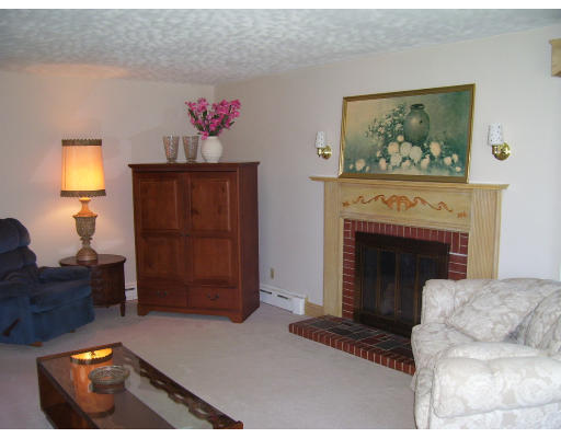 16 Ridgewood Road Chicopee, MA 01013 - Photo 4 of 10 Gallery Image 4
