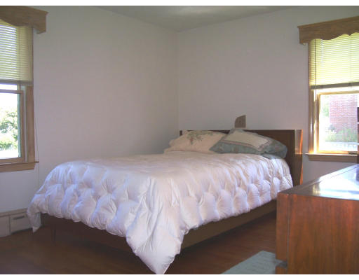 16 Ridgewood Road Chicopee, MA 01013 - Photo 5 of 10 Gallery Image 5