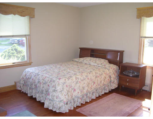 16 Ridgewood Road Chicopee, MA 01013 - Photo 6 of 10 Gallery Image 6