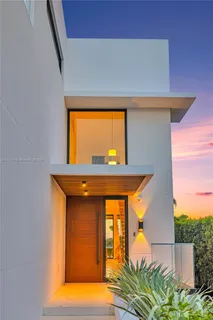 $9,350,000 | 1510 Stillwater Drive, Miami Beach, FL 33141