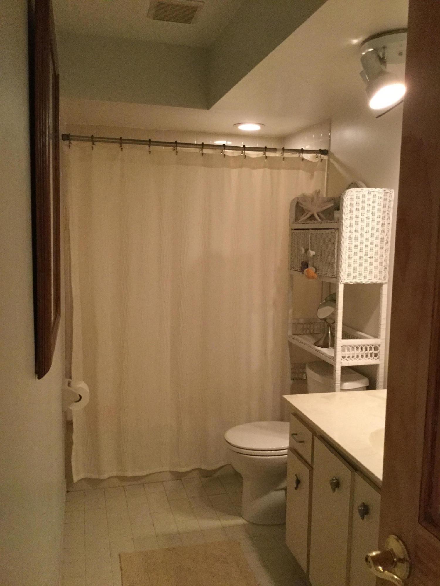 201 Southwest 1st Street, Unit 2 Boca Raton, FL 33432 - Photo 16 of 21 32755468_img_4039