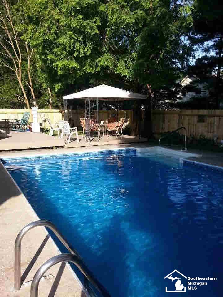 1304 Rutledge Drive Temperance, MI 48182 - Photo 19 of 19 Pool View