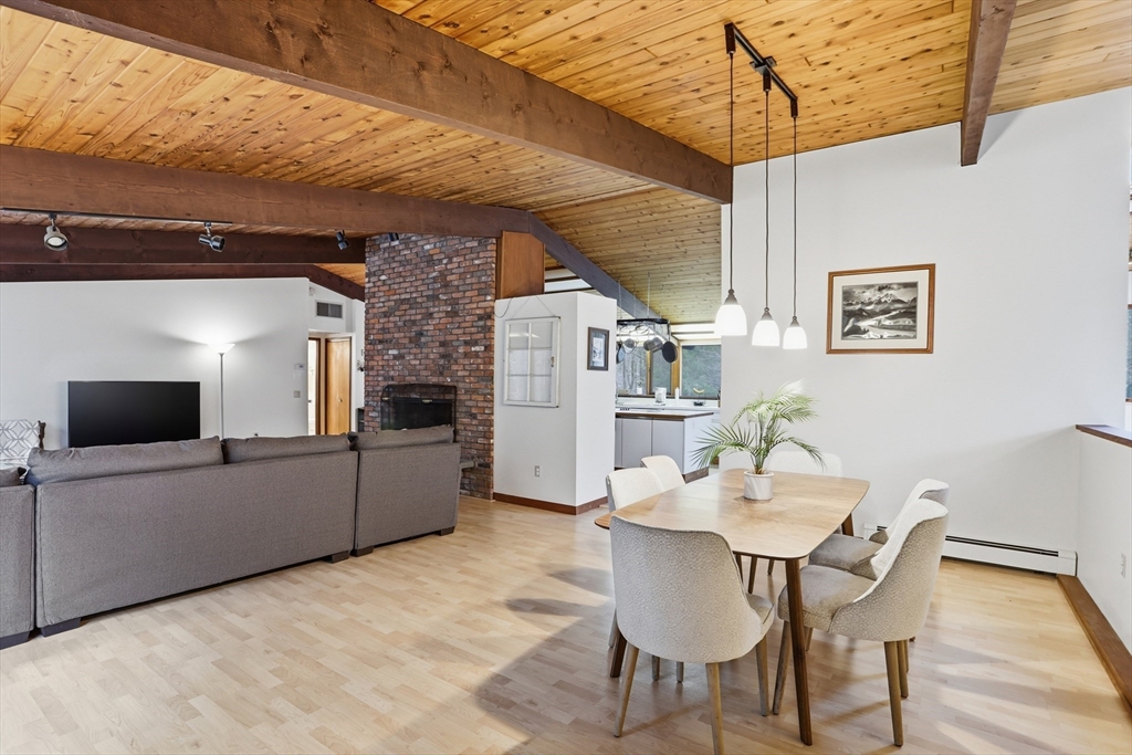 384 River Road Carlisle, MA 01741 - Photo 11 of 42 Gallery Image 11