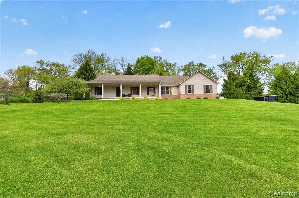 7659 Clyde Road Fenton, MI 48430 - Photo 2 of 52