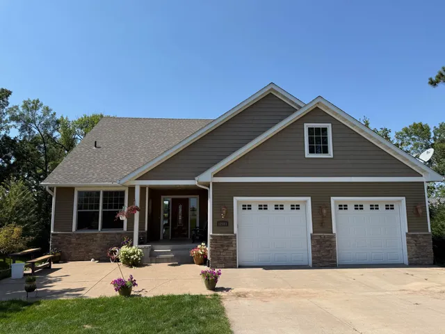 $850,000 | 12881 Cross Lake Road Southeast, Unit 12881, Pine City, MN 55063