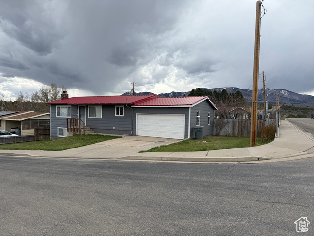 264 Latigo Loop Monticello, UT 84535 - Photo 3 of 30