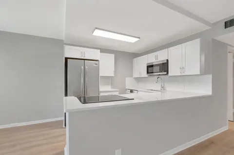 $200,000 | 296 Fanshaw H, Boca Raton, FL 33434