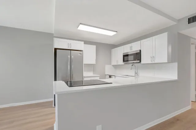 $200,000 | 296 Fanshaw H, Boca Raton, FL 33434