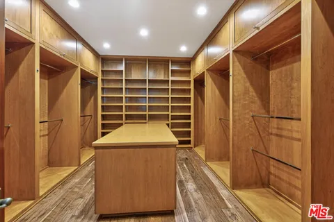 $28,500 | 1120 El Medio Avenue, Pacific Palisades, CA 90272