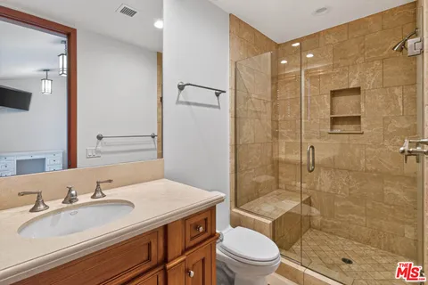 $28,500 | 1120 El Medio Avenue, Pacific Palisades, CA 90272