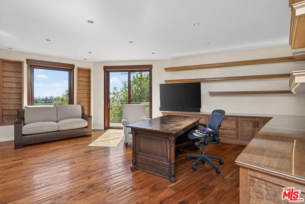 $28,500 | 1120 El Medio Avenue, Pacific Palisades, CA 90272