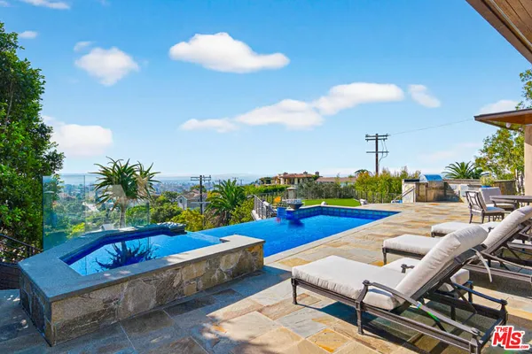 $28,500 | 1120 El Medio Avenue, Pacific Palisades, CA 90272