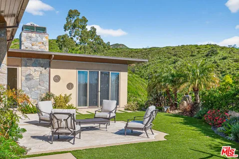 $28,500 | 1120 El Medio Avenue, Pacific Palisades, CA 90272