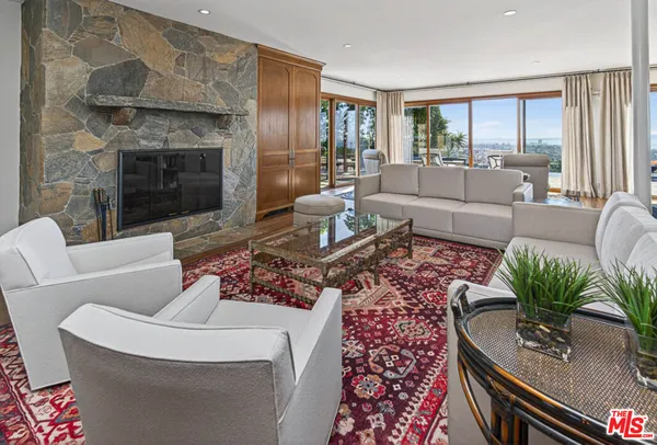 $28,500 | 1120 El Medio Avenue, Pacific Palisades, CA 90272