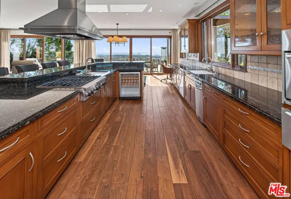 $28,500 | 1120 El Medio Avenue, Pacific Palisades, CA 90272