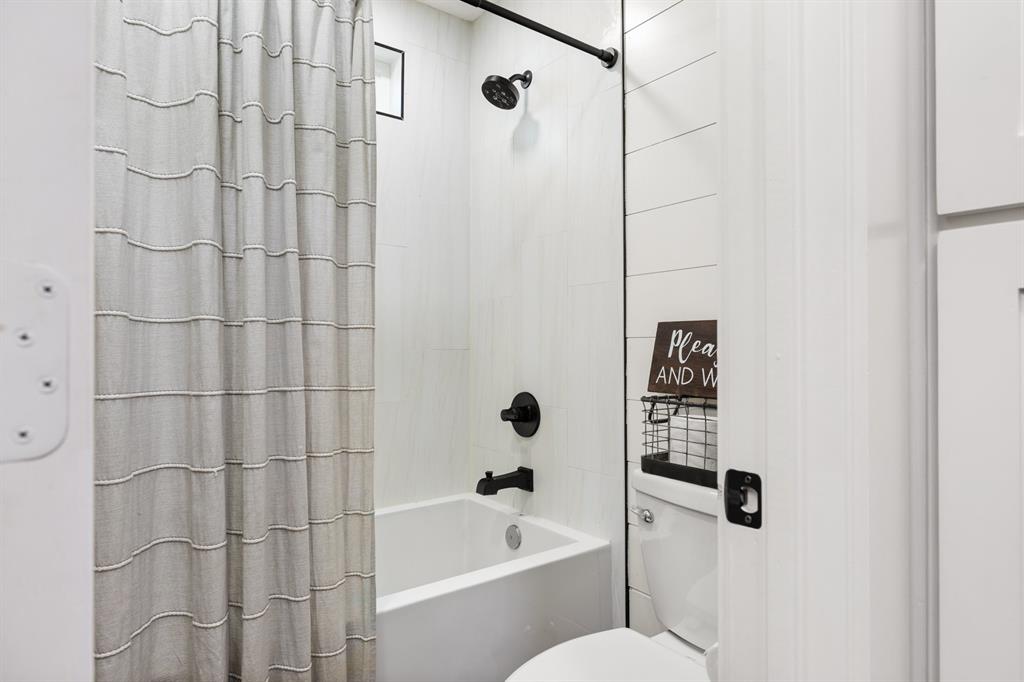 409 Measures Road Weatherford, TX 76088 - Photo 17 of 40