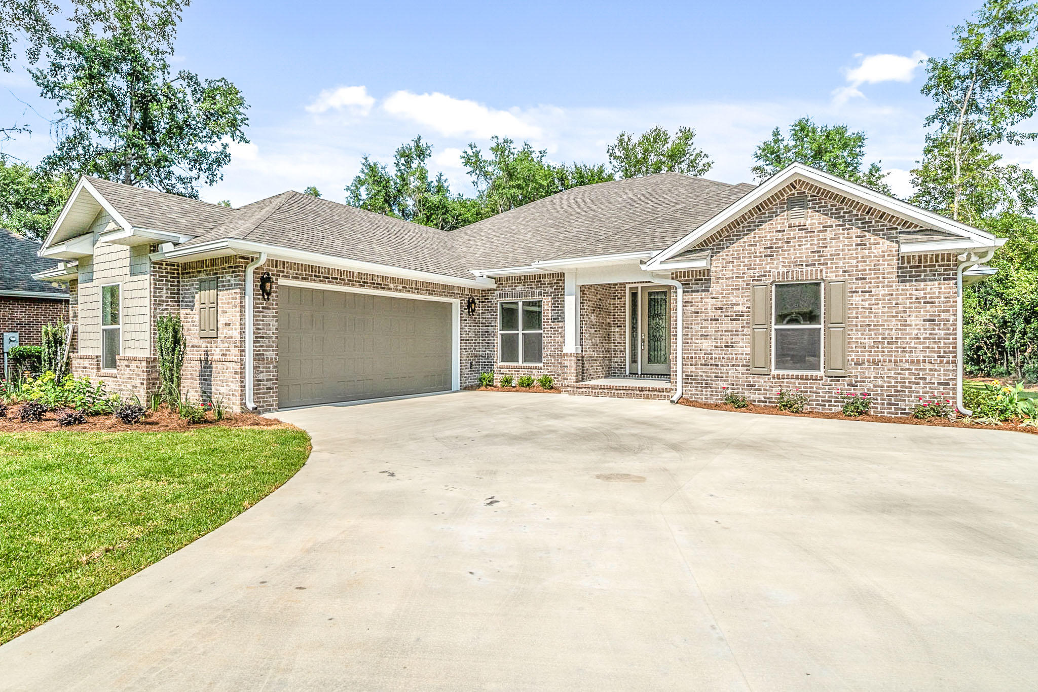 4809 Grove Street Crestview, FL 32539 - Photo 7 of 28 front view of a house with a yard